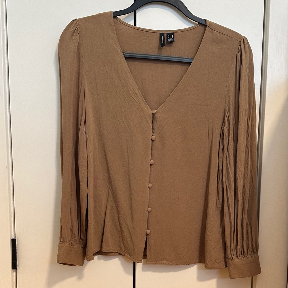 Vero Moda V-Neck Button-Up Blouse